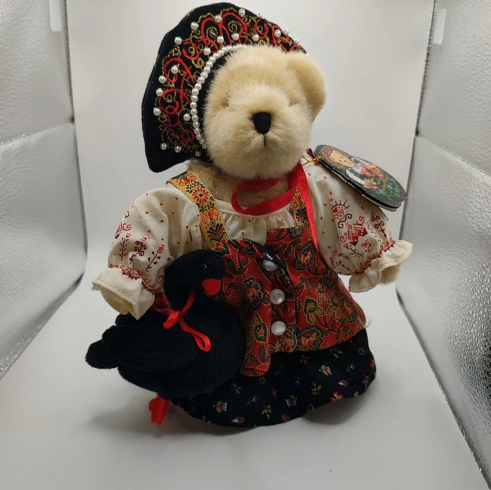 Muffy VanderBear, Czarina Muffina and the Enchanted Swan Bear! - Picture 5 of 9